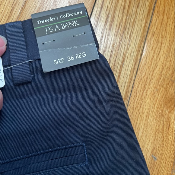 NWT Jos A Bank pleat front Navy Shorts Size 38 REG Travelers Collection - Picture 4 of 5
